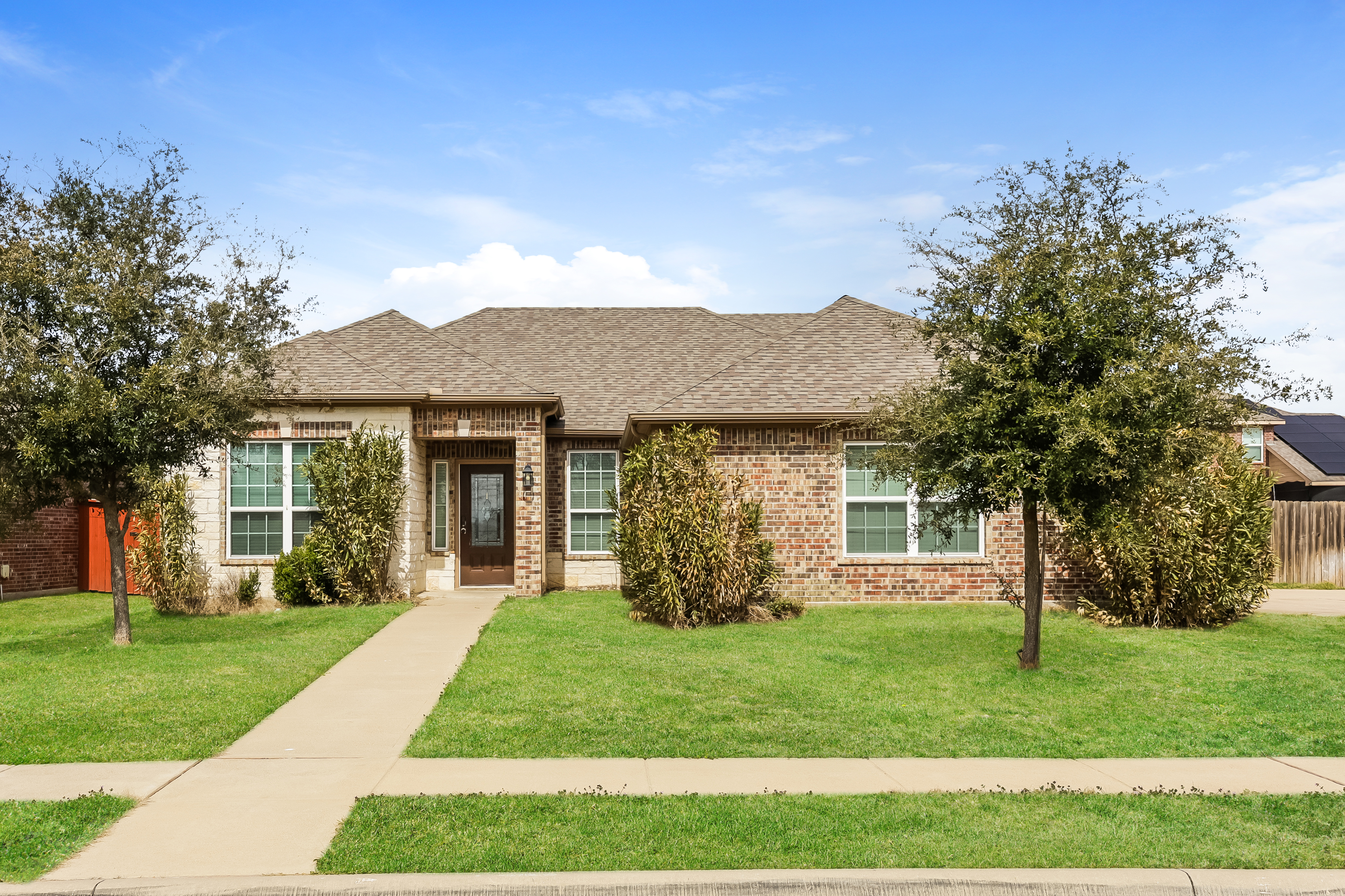 601 Shady Meadow Ln Glenn Heights, TX 75154